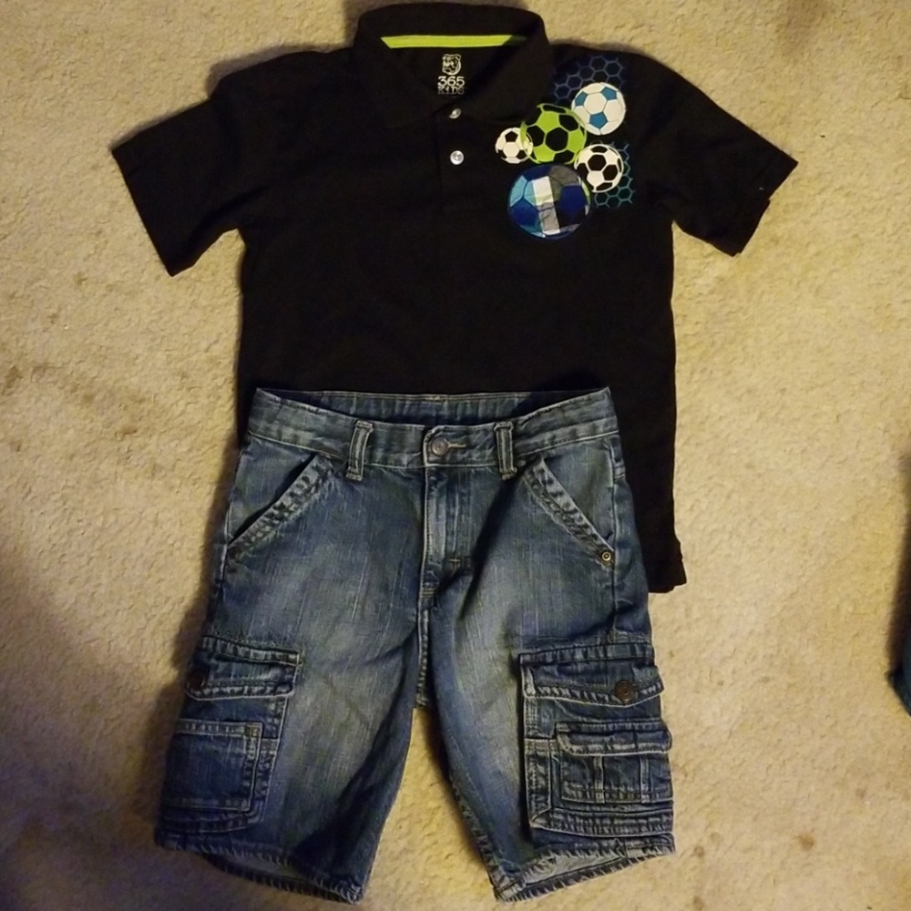🤹‍Boys size 7 Wrangler Shorts and Garanimal Shirt